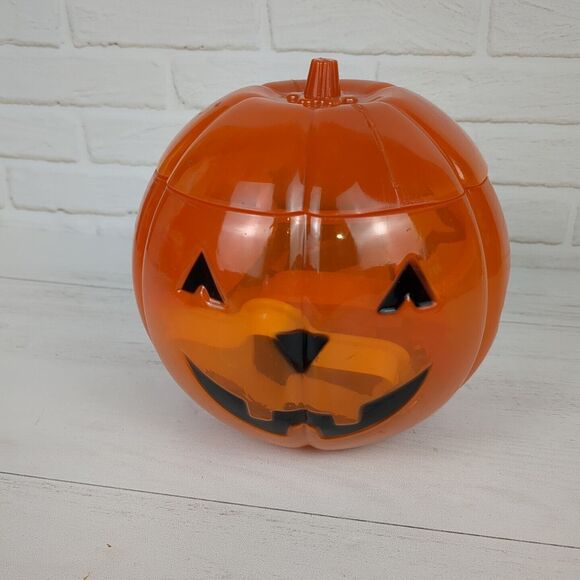 10 Wilton VTG Halloween Cookie Cutters Pumpkin Storage Container + 6 Metal 1996 - Picture 11 of 11
